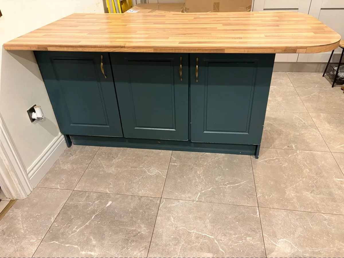 Kitchen island / Breakfast bar - Image 1