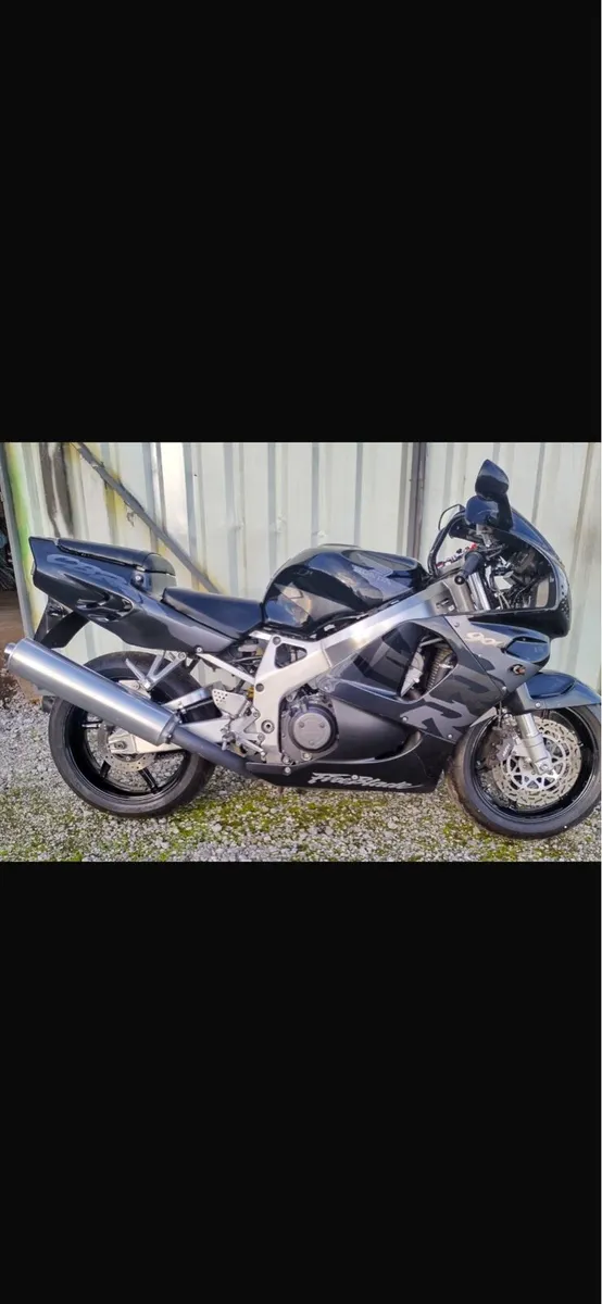 Honda fireblade 1996 sc33 - Image 1