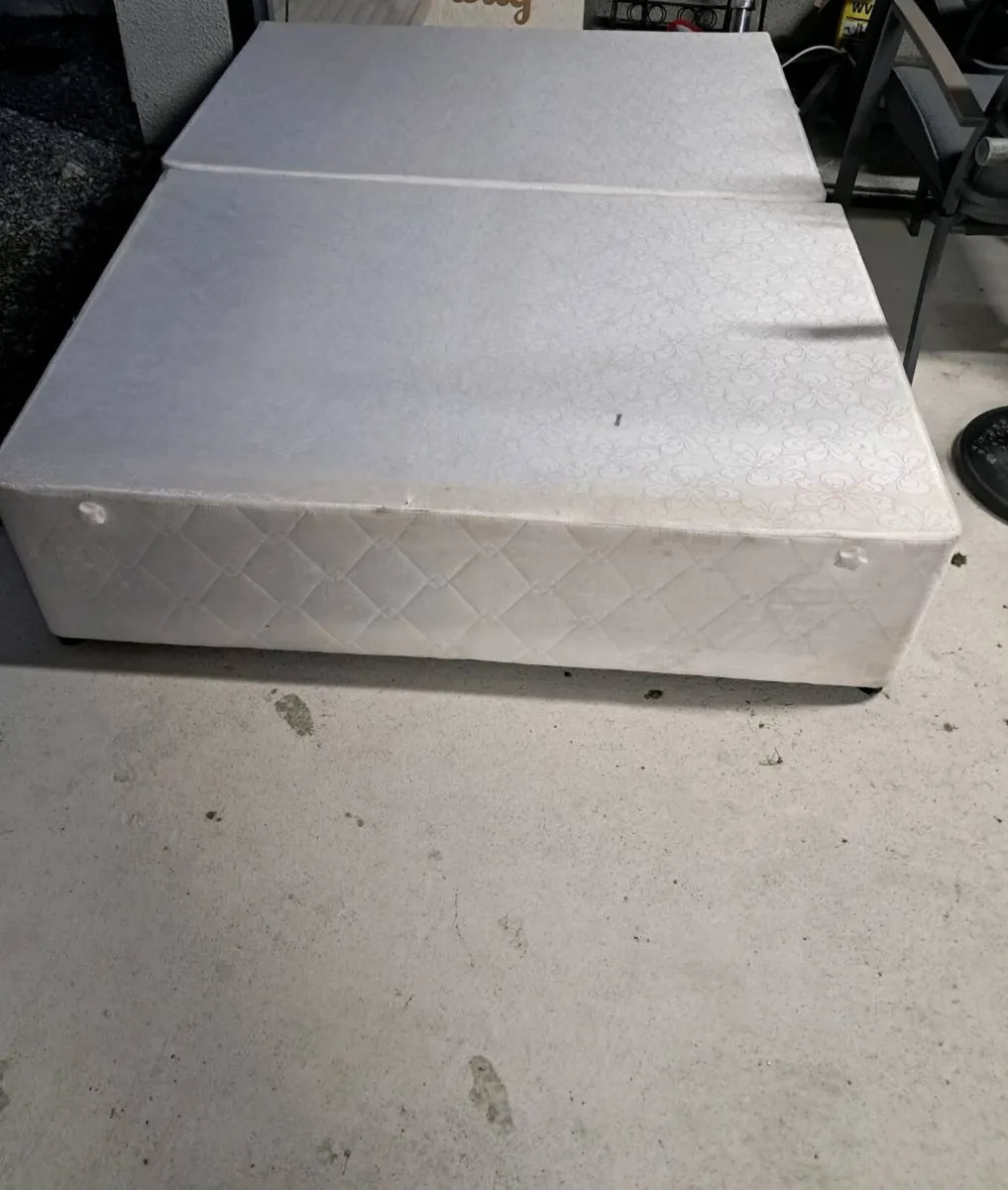 double bed, mattress and chest of drawers - Image 2