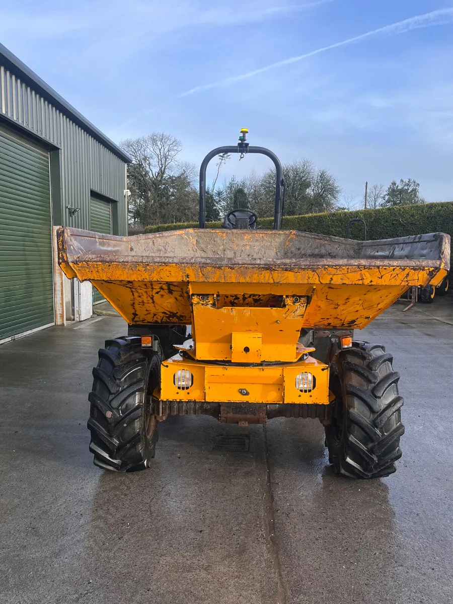 Thwaites 6tonne Swival - Image 3