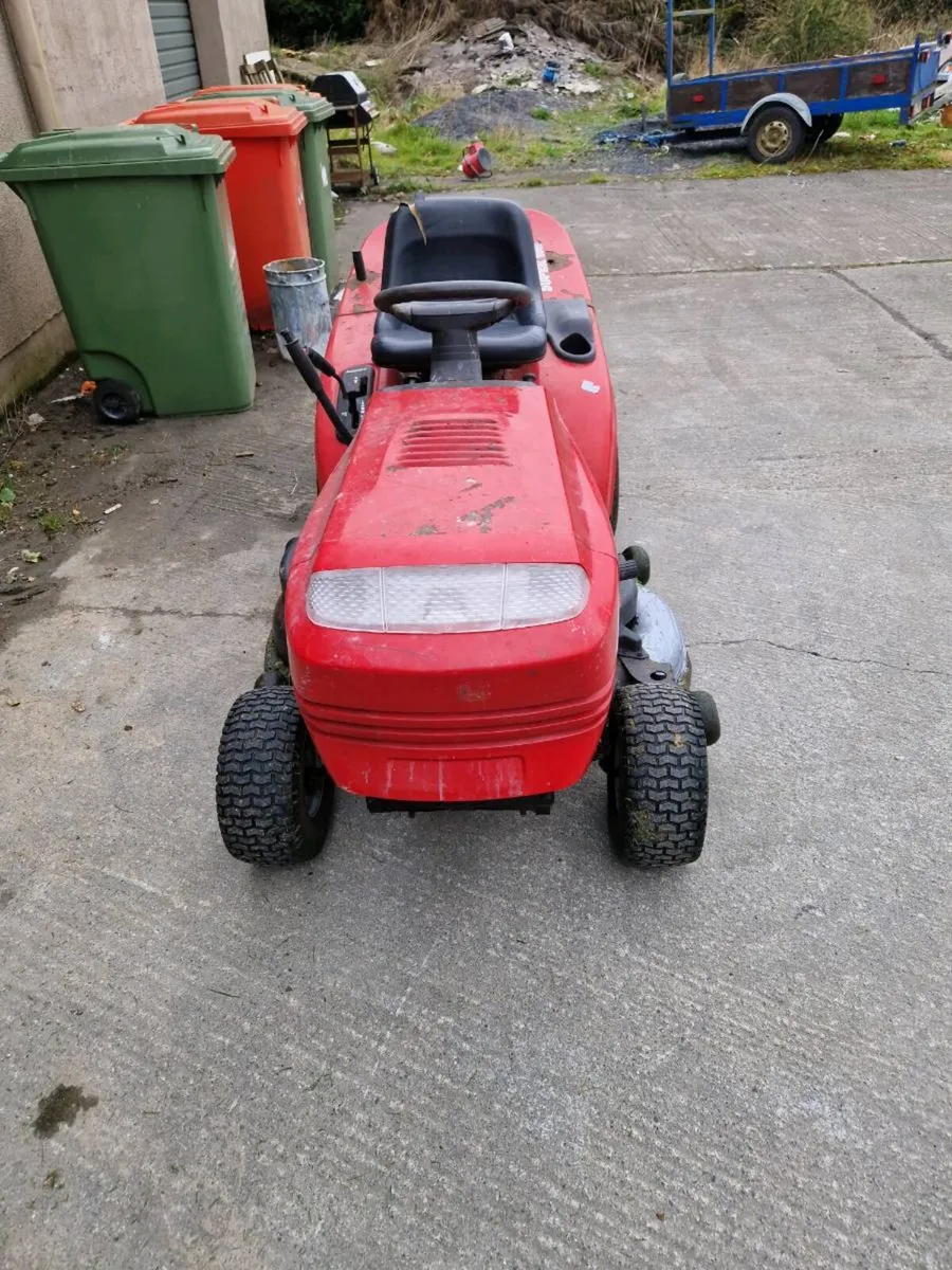 Ride on. Lawnmower - Image 4