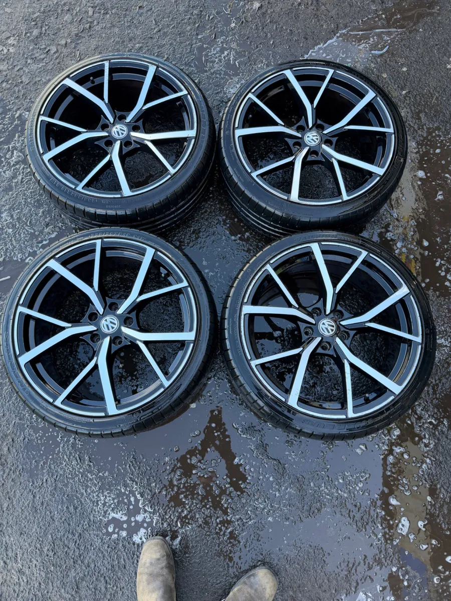19inch estoril style golf A3 caddy alloy wheels - Image 1