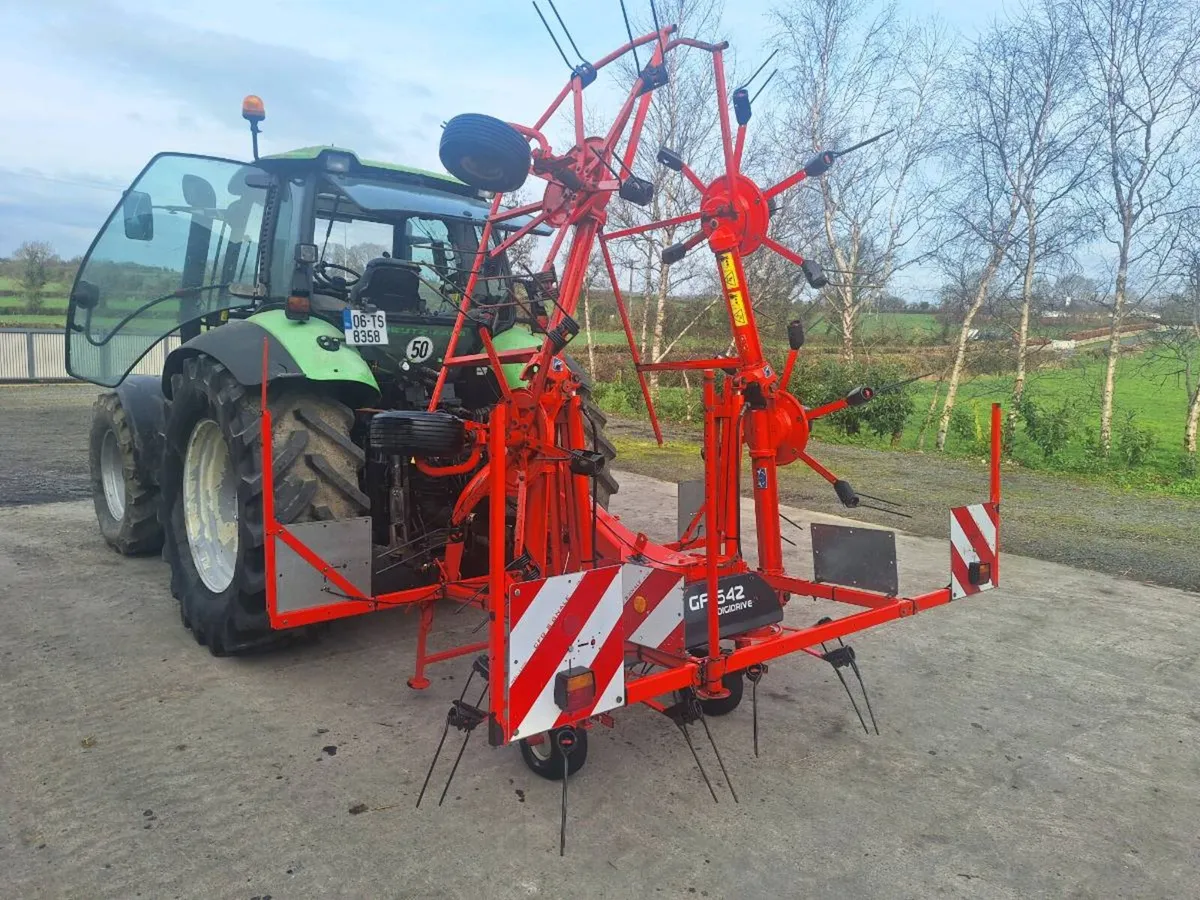 Kuhn GF642 Tedder - Image 2
