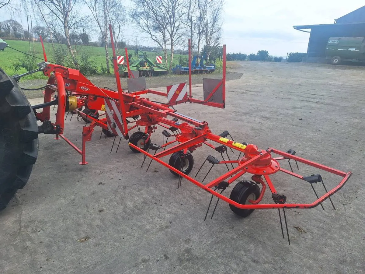 Kuhn GF642 Tedder - Image 3