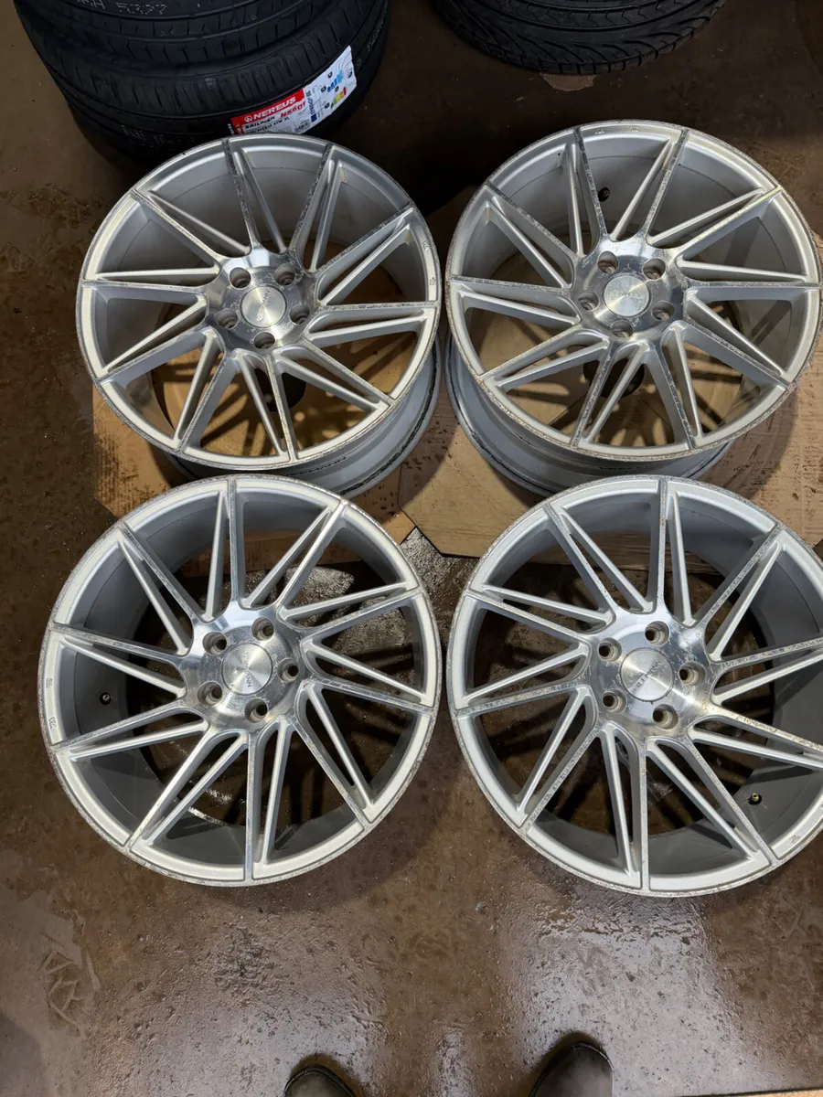 19inch Veeman VFS26 golf Leon caddy alloys - Image 1