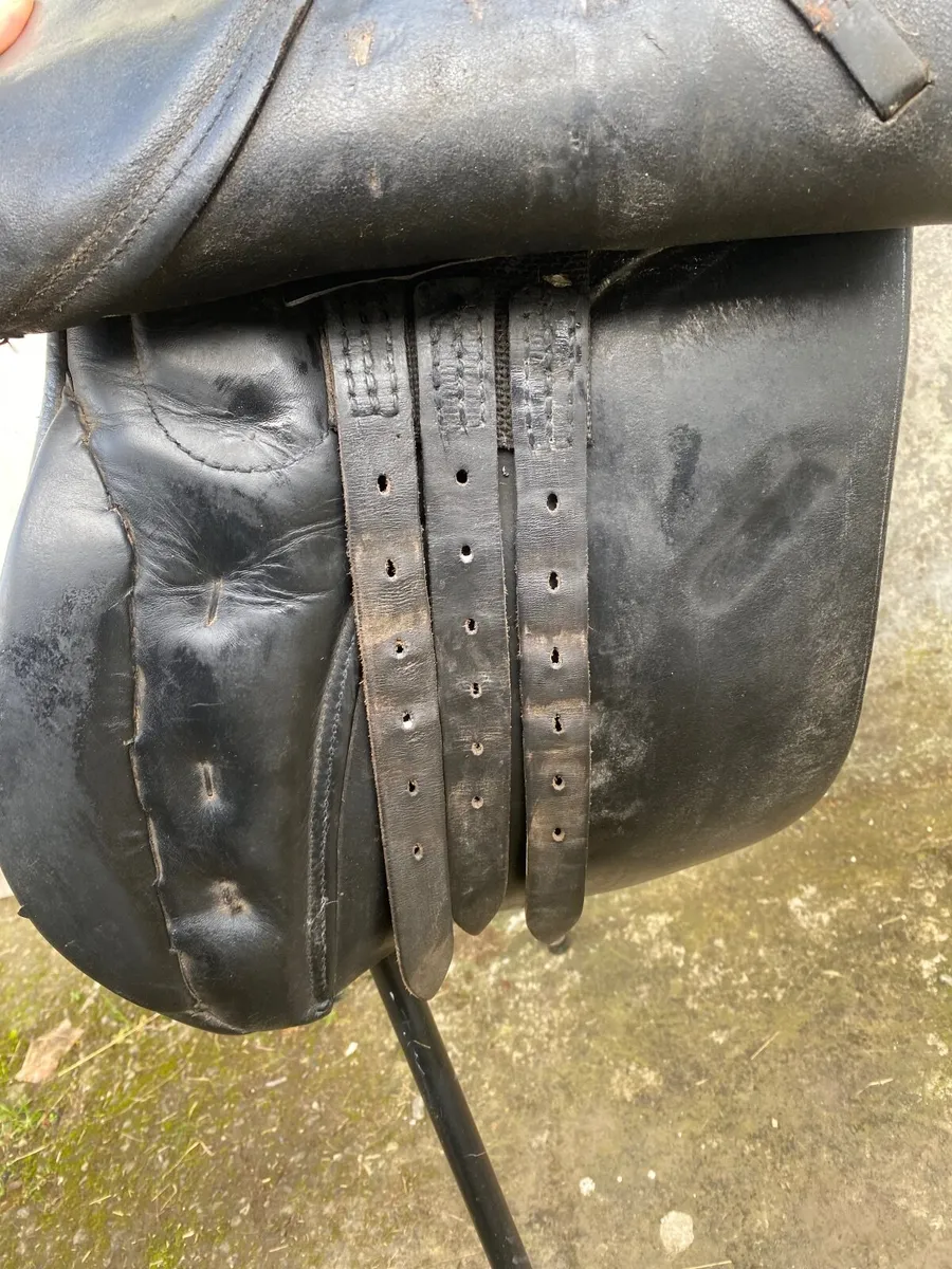 Black Leather horse saddle made in France - Image 4