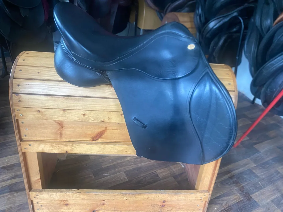 Kent and master 17 Leather adjustable saddle - Image 3