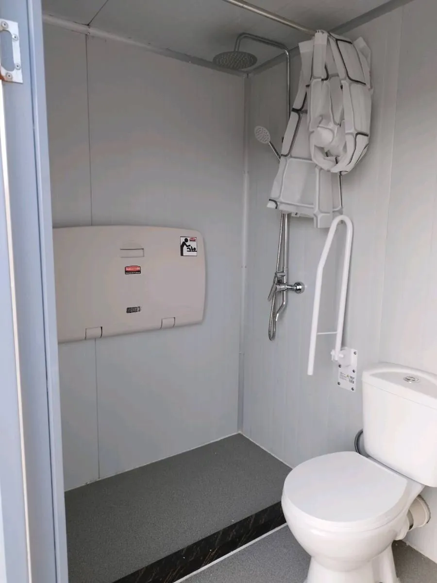 Portable toilet shower unit - Image 2