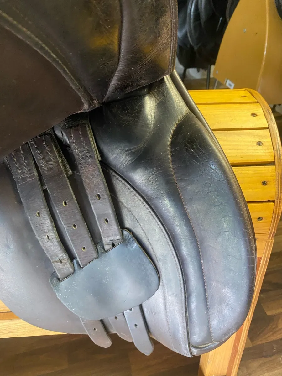 18” high wither brown Leather saddle - Image 3