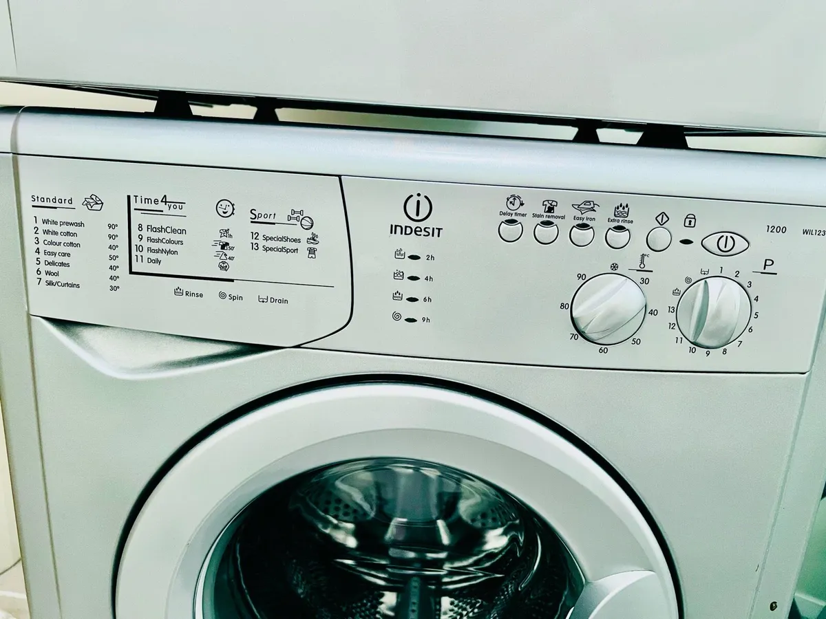 Washing machine - Image 1