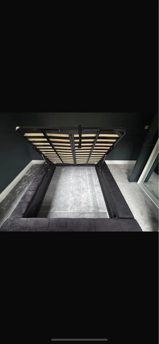 Ottoman storage bed 4 ft 6 black velvet - Image 2