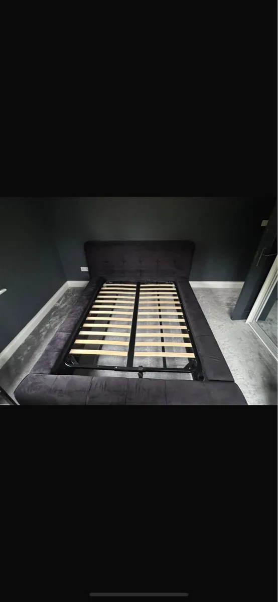 Ottoman storage bed 4 ft 6 black velvet - Image 1