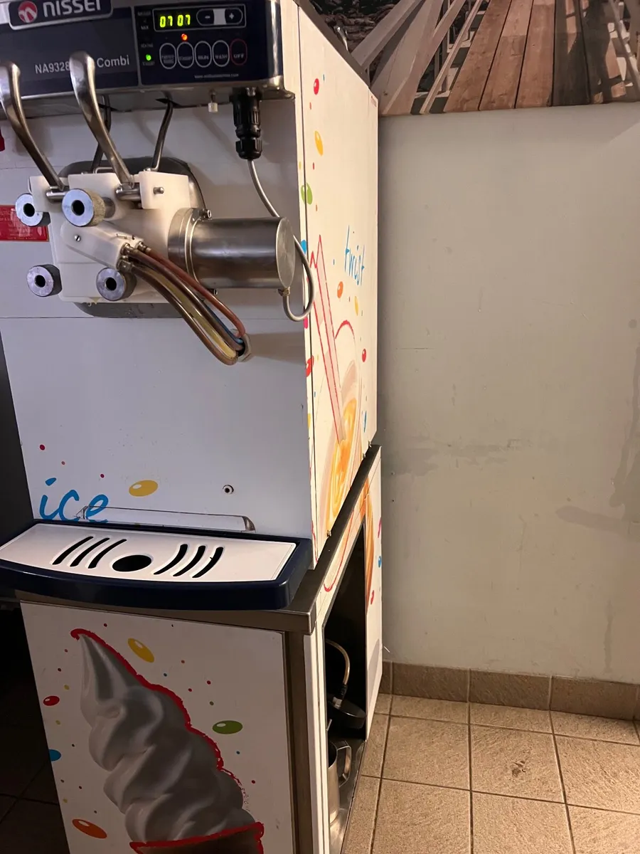 Nissei Ice Cream & Milk Shake Combi machine - Image 2