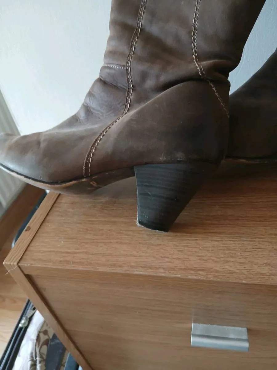 Suede high Ladies boots - Image 2