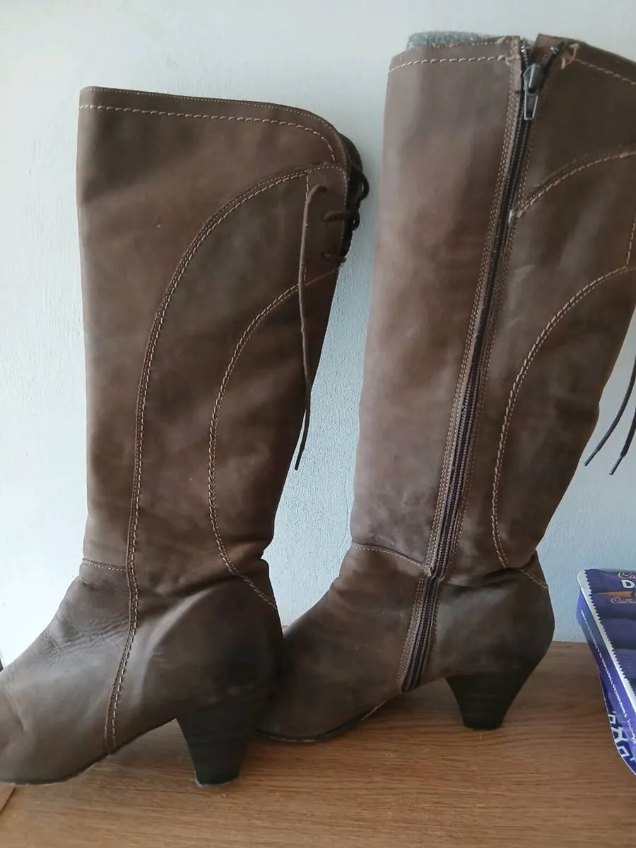 Suede high Ladies boots - Image 3