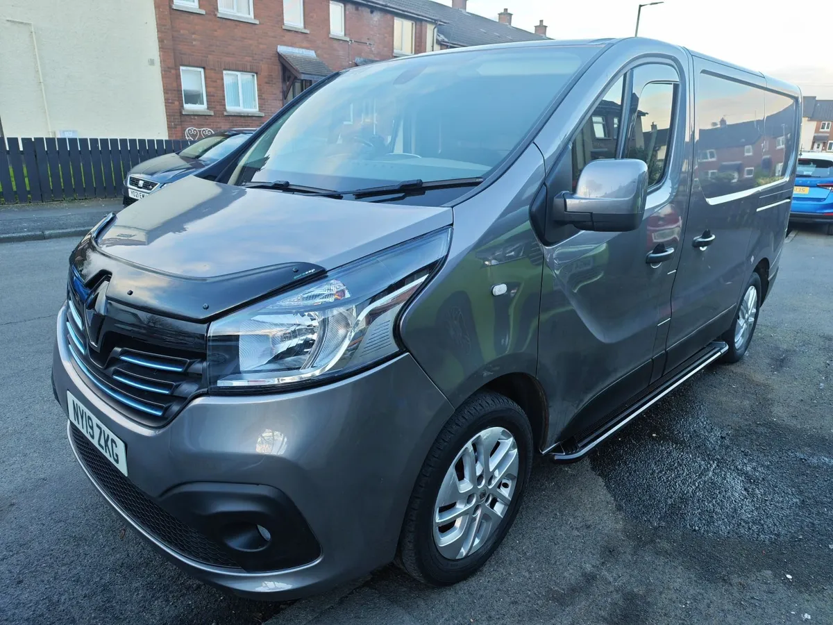 Renault Trafic 1.6 dci SWB sportive low mileage - Image 1