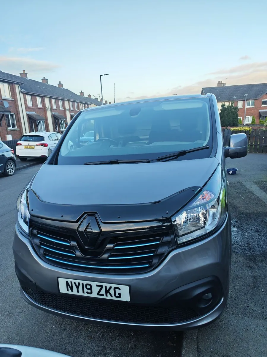 Renault Trafic 1.6 dci SWB sportive low mileage - Image 3