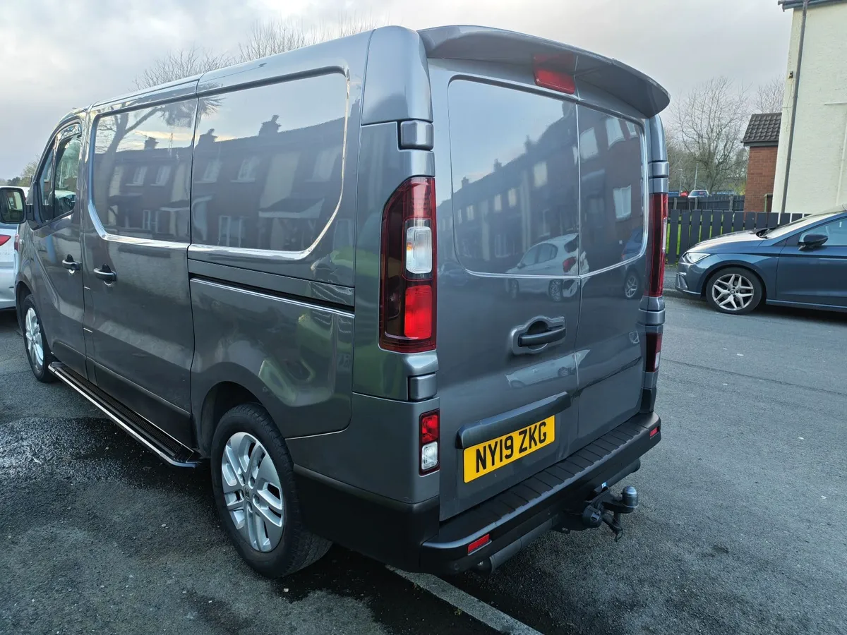 Renault Trafic 1.6 dci SWB sportive low mileage - Image 4
