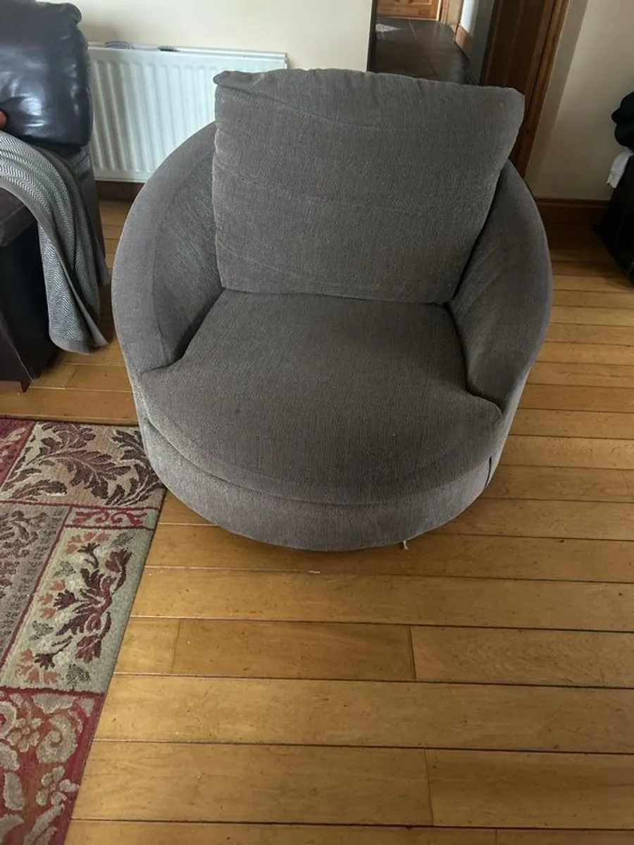 Swivel Chair - FREE - Image 1