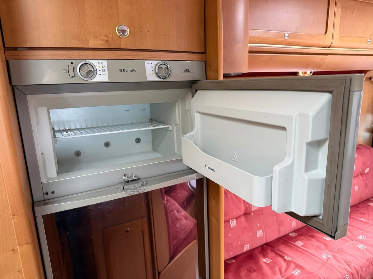 Rapido 9048DF 2007 Luxury A-Class 4 berth - Image 3