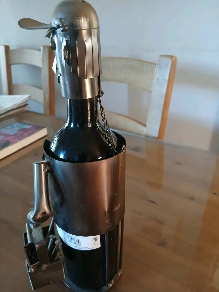 Novelty smiling  workman  wine bottle holder - Image 4