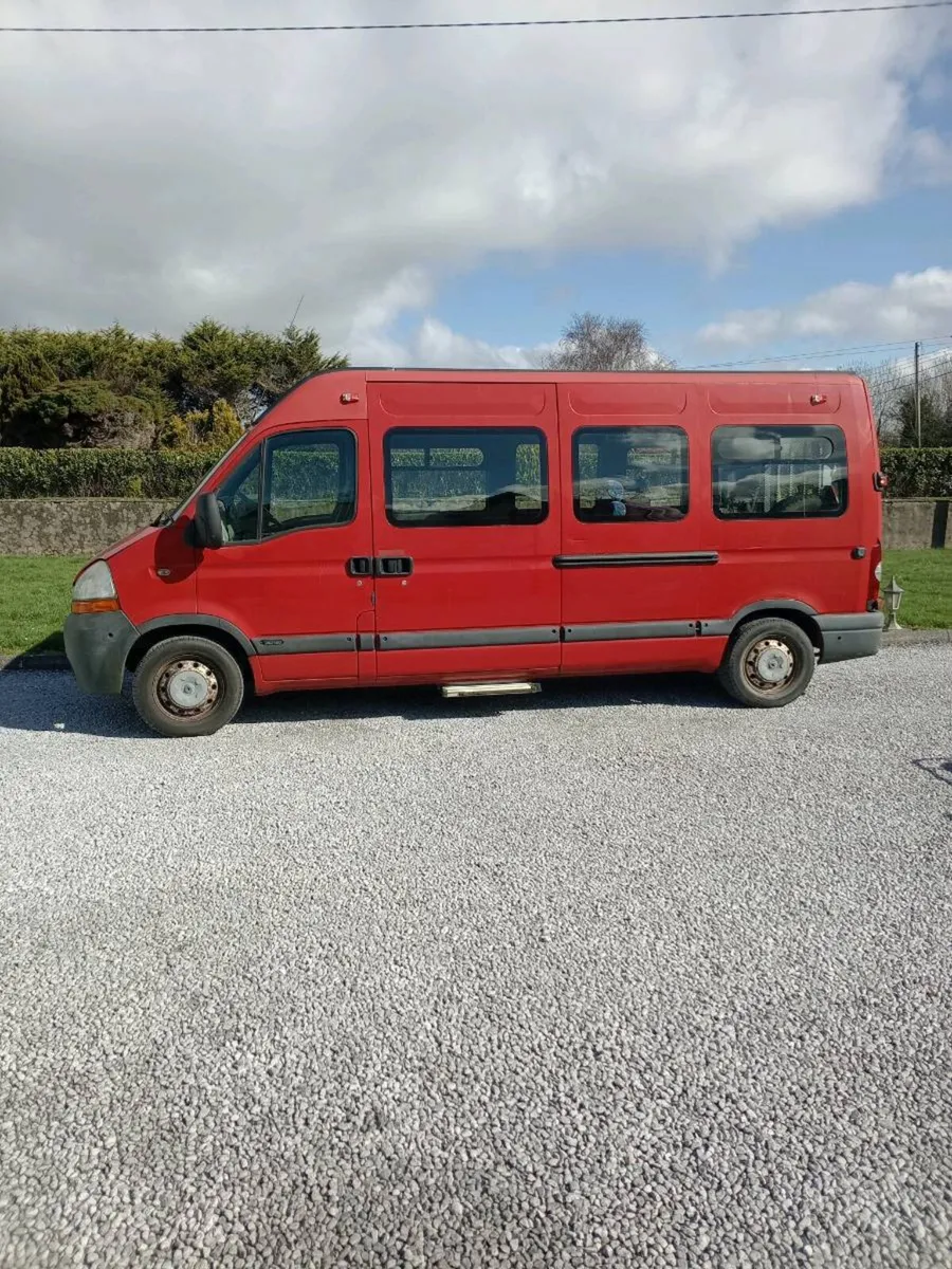 Renault master minibus - Image 1
