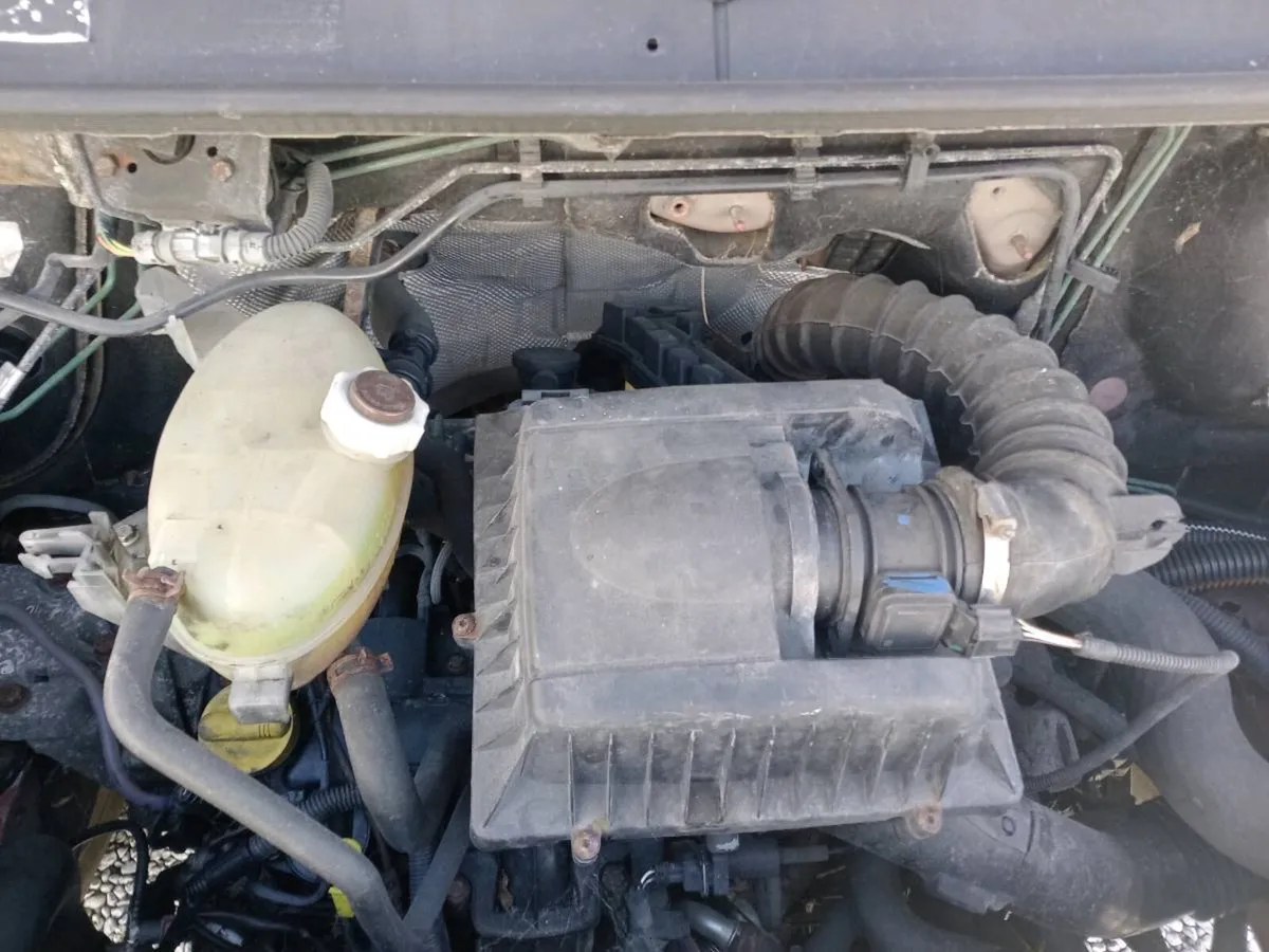 Renault master minibus - Image 4