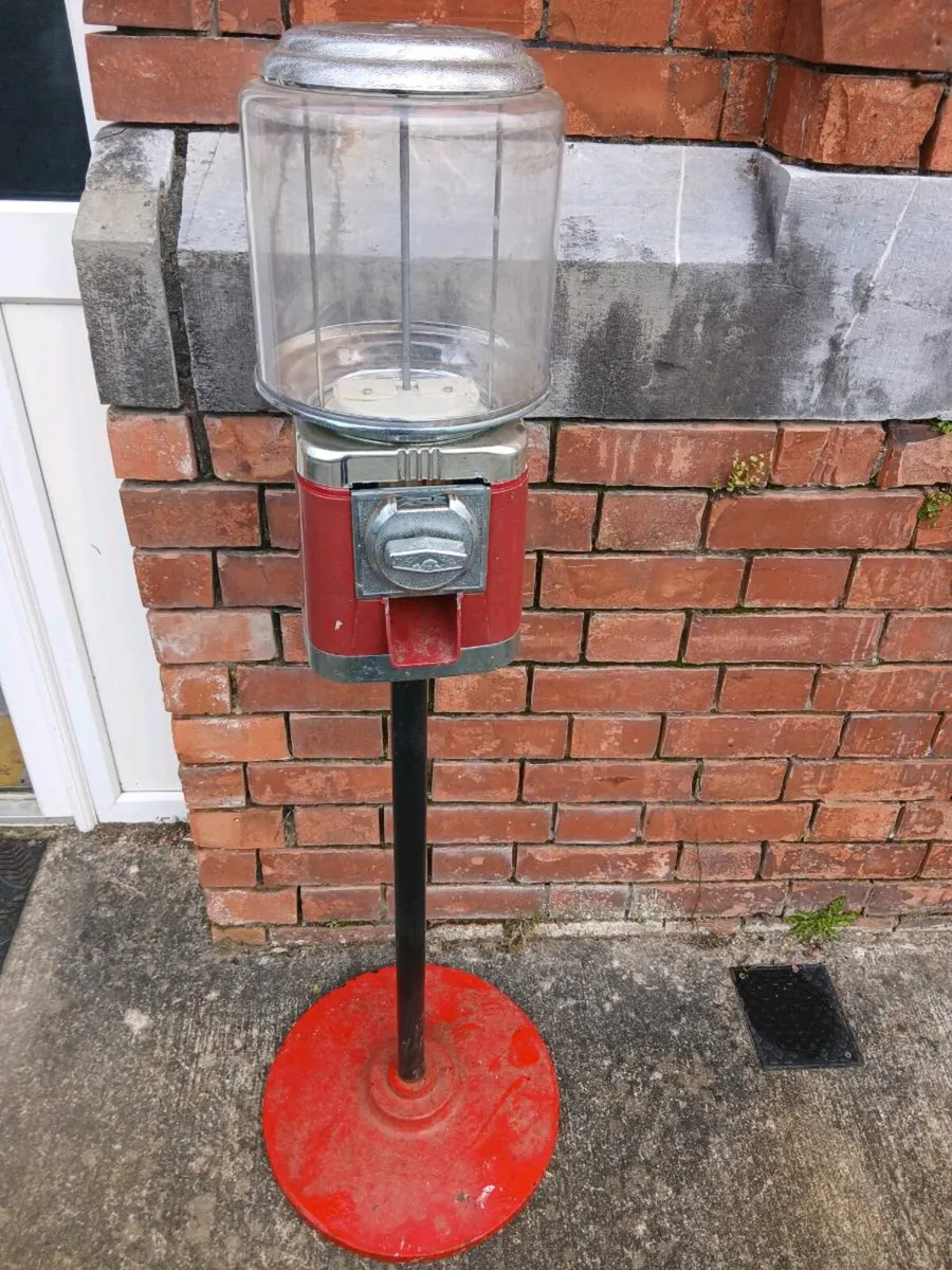 Old sweet stand - Image 1