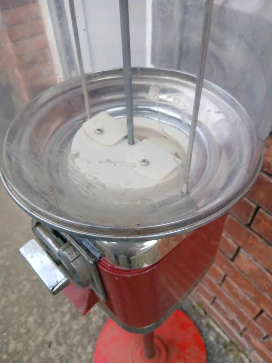 Old sweet stand - Image 4