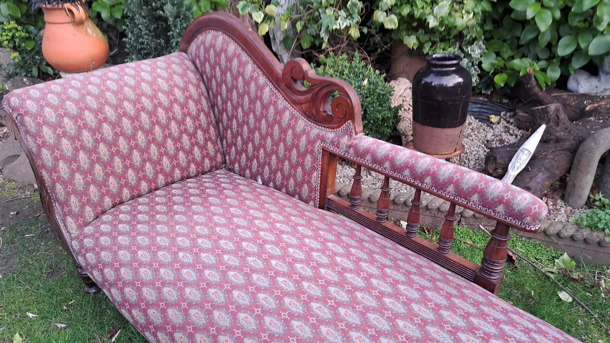 Antique Chaise Longue - Image 4