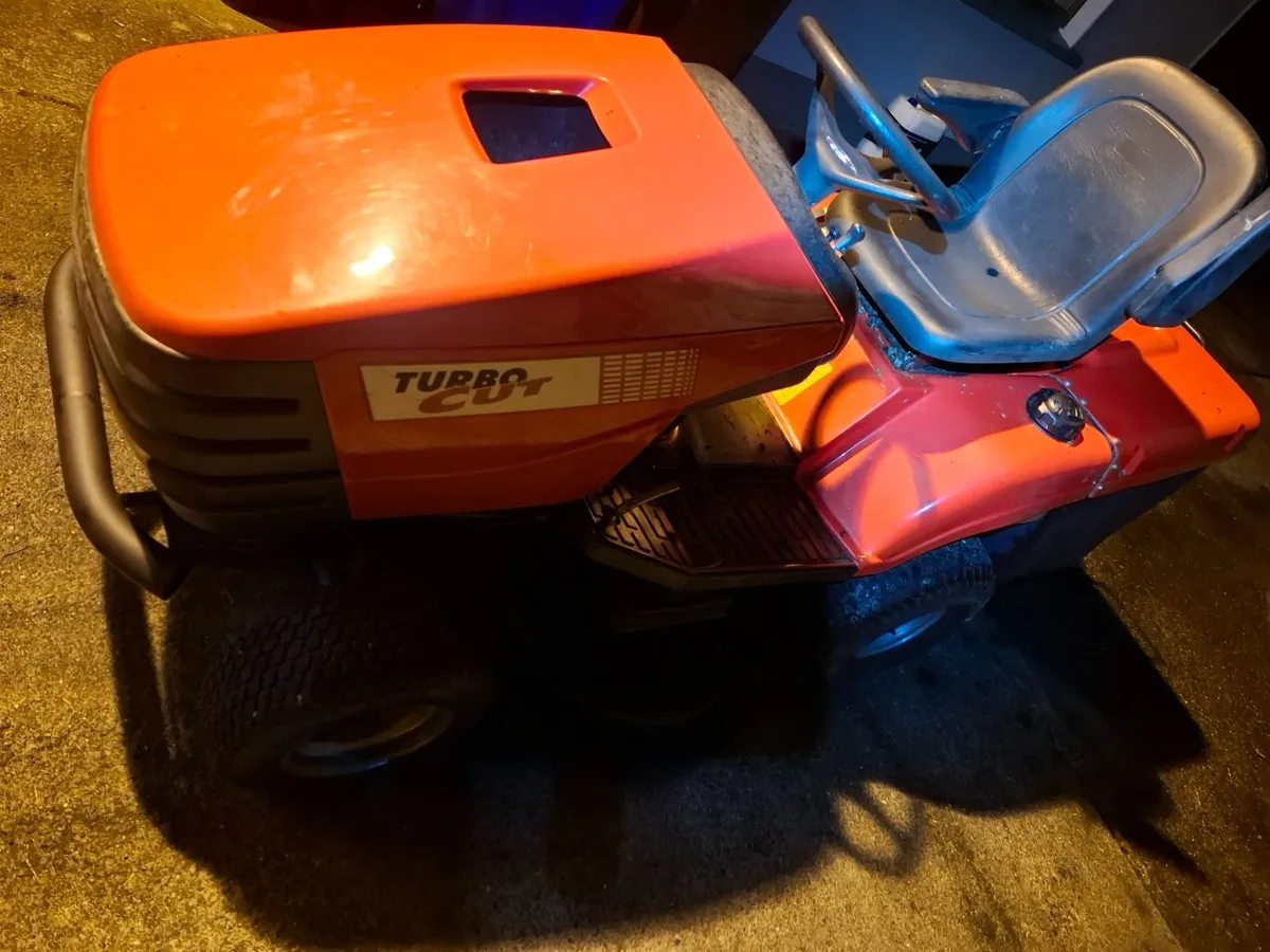 Turbo cut ride on mower - Image 4