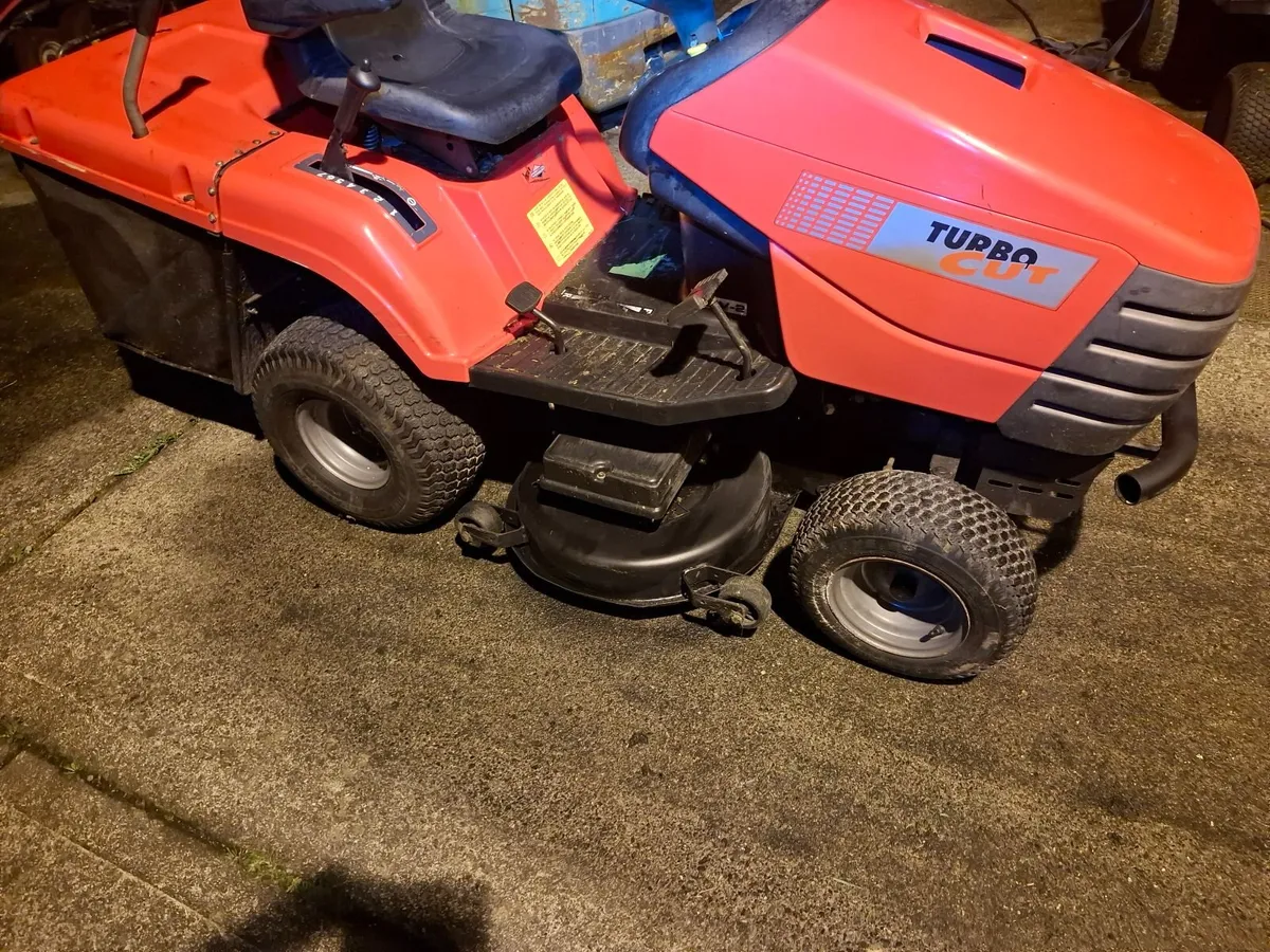 Turbo cut ride on mower - Image 1