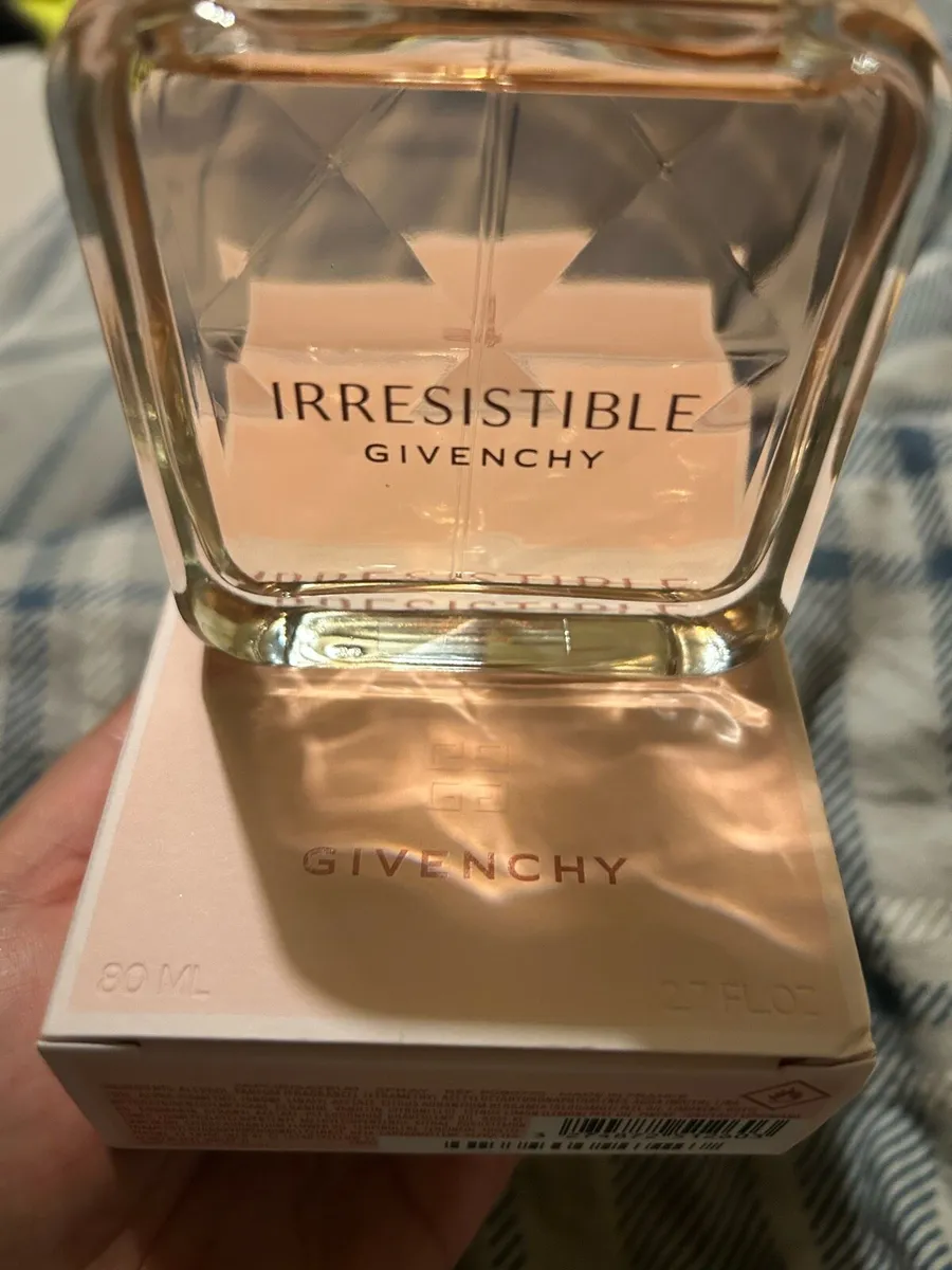 Givenchy Irresistible Eau de Parfum - Image 1