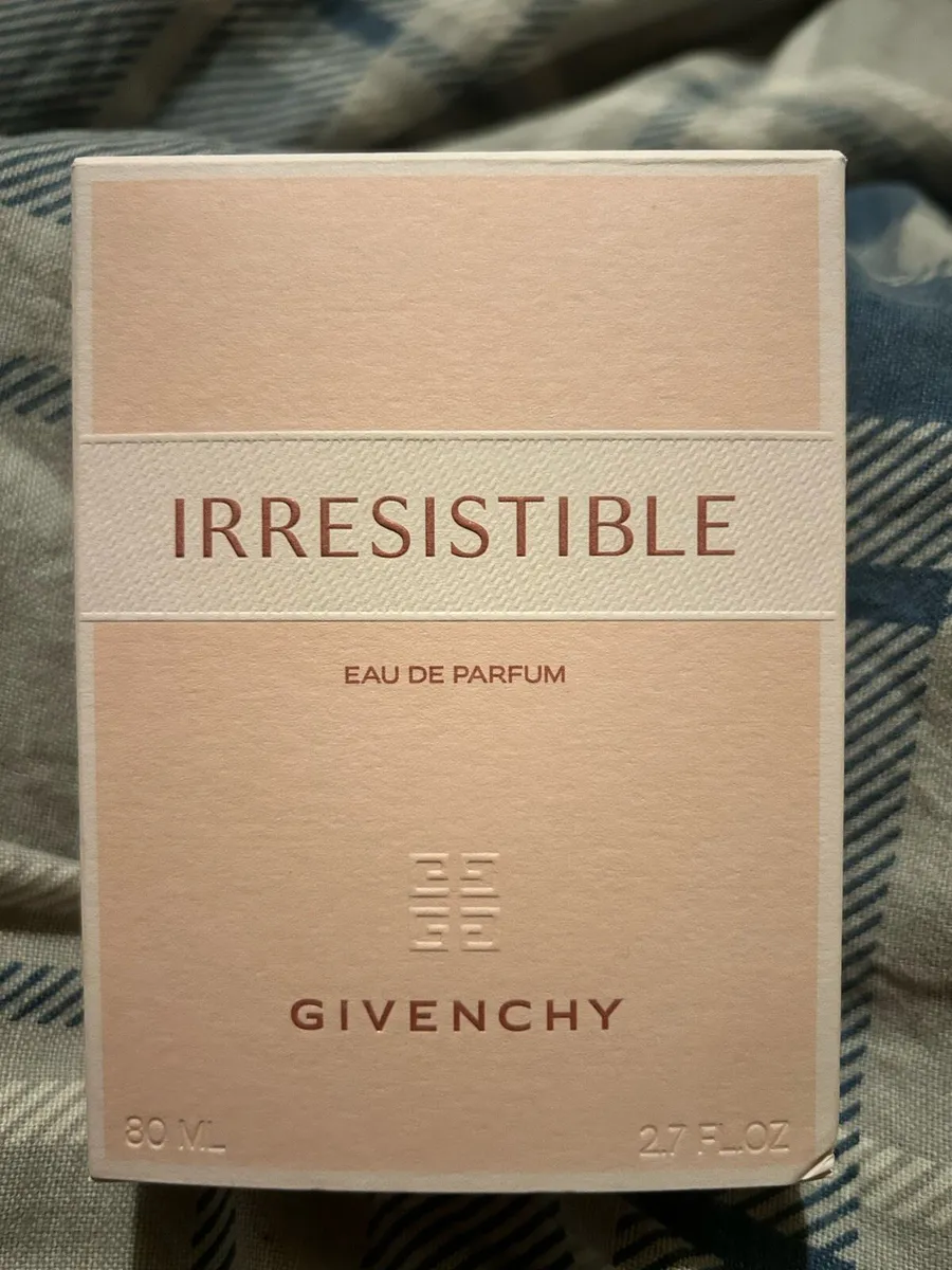 Givenchy Irresistible Eau de Parfum - Image 2