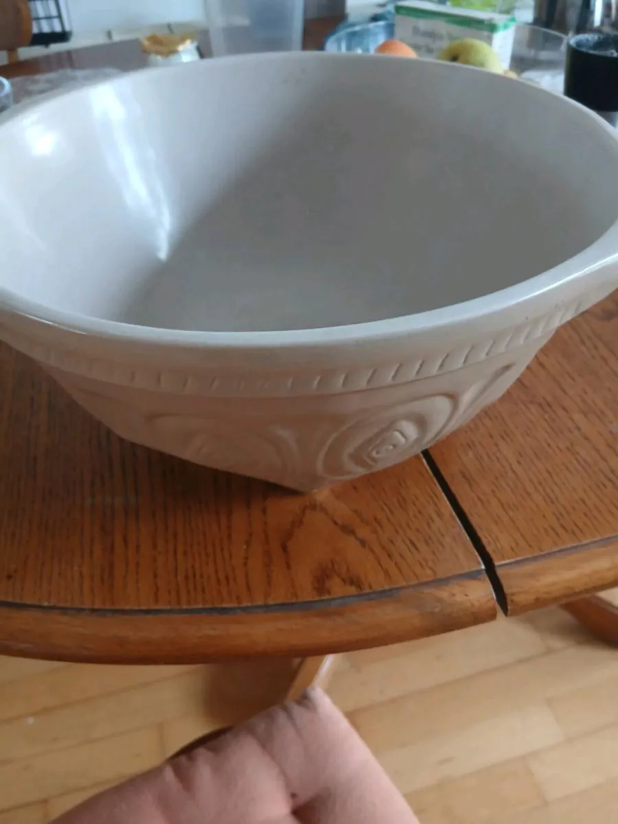 Thomas Plant baking mixing bowl. - Image 1