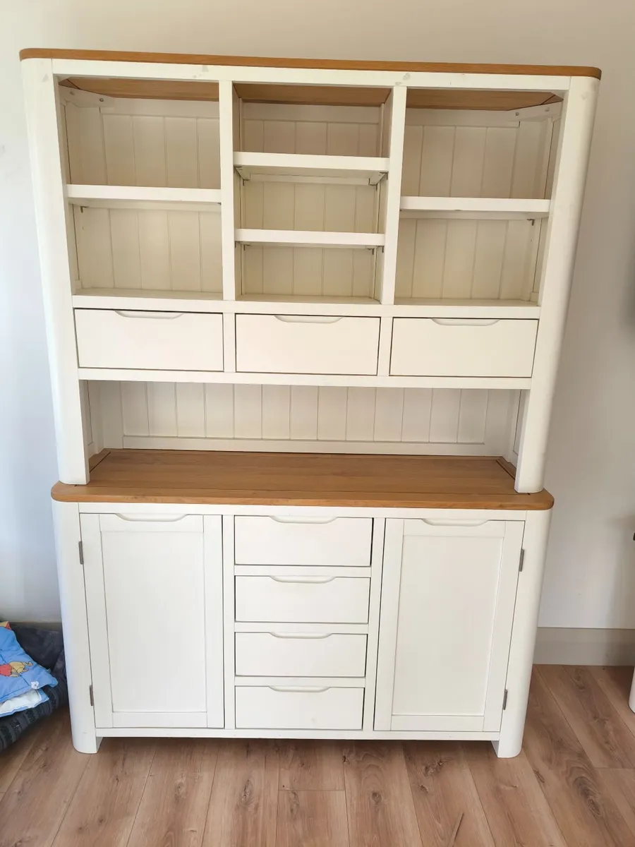 Dresser - Image 1