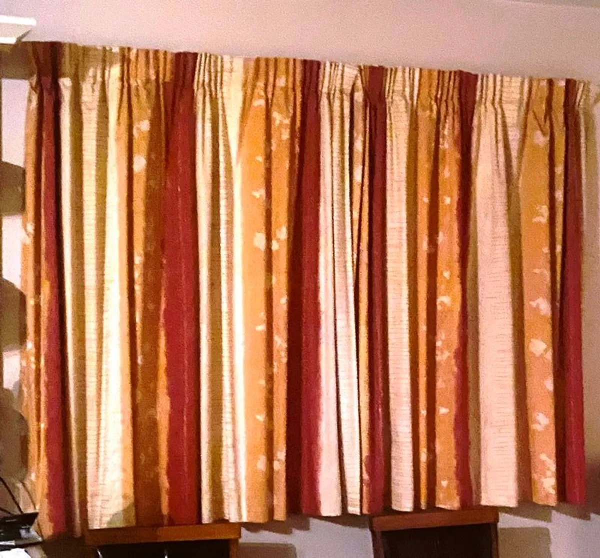 curtains and blinds - Image 1