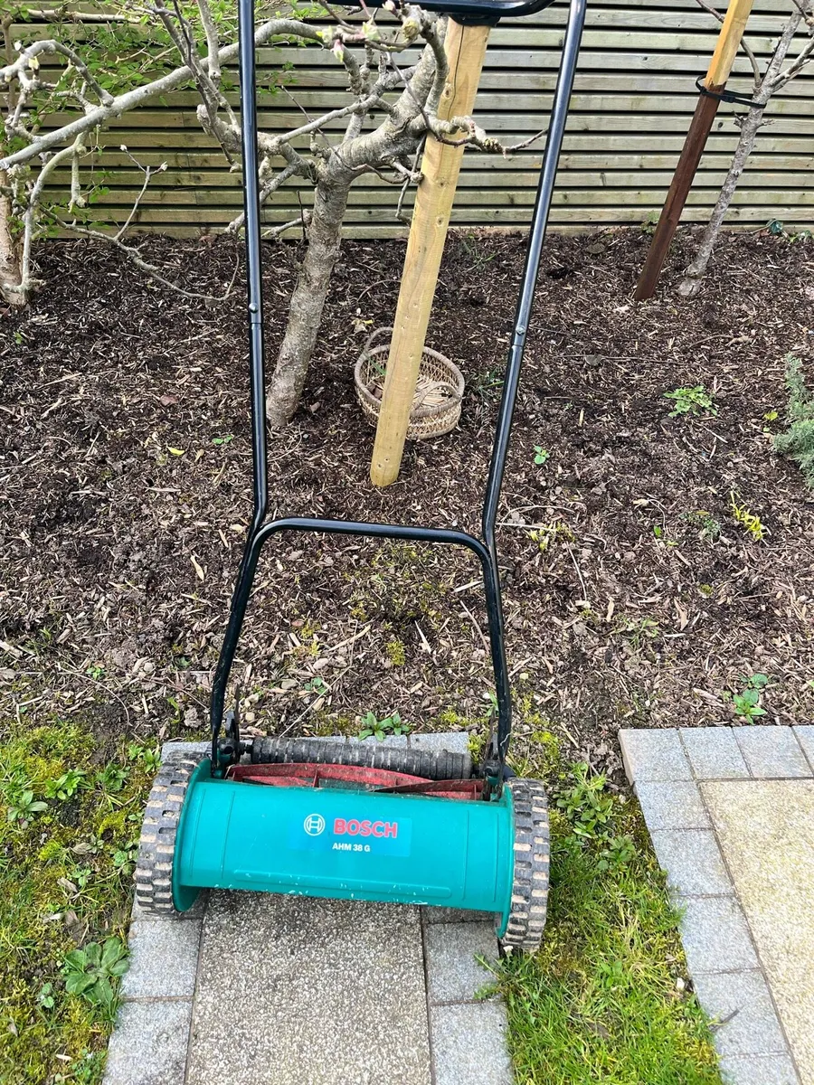 Bosch lawn mover - free - Image 1
