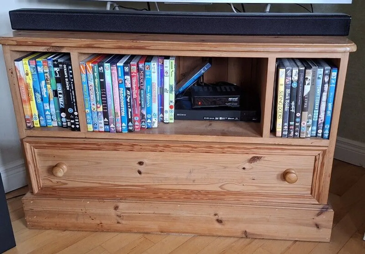 Television cabinet