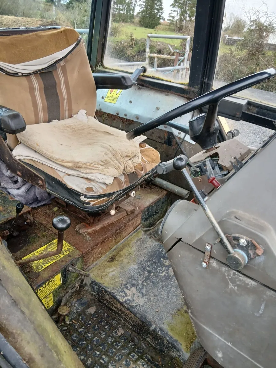 Marshall 702 - Image 4