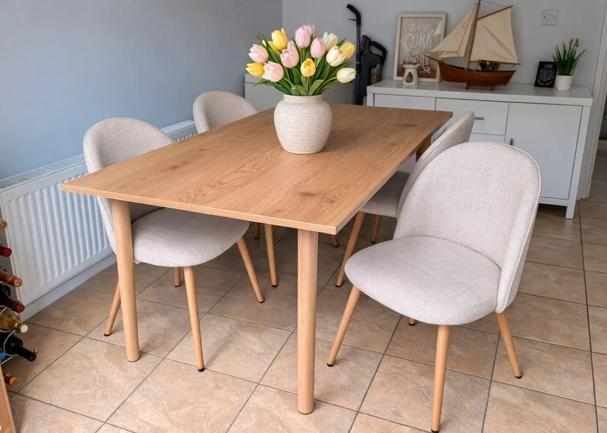 Dining Table + 4 chairs - Image 1