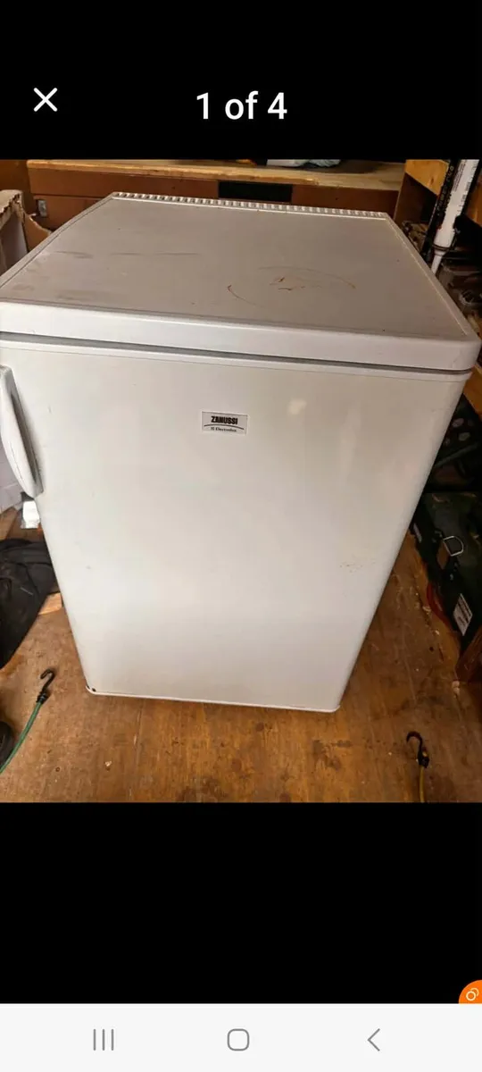 Under counter zanussi fridge