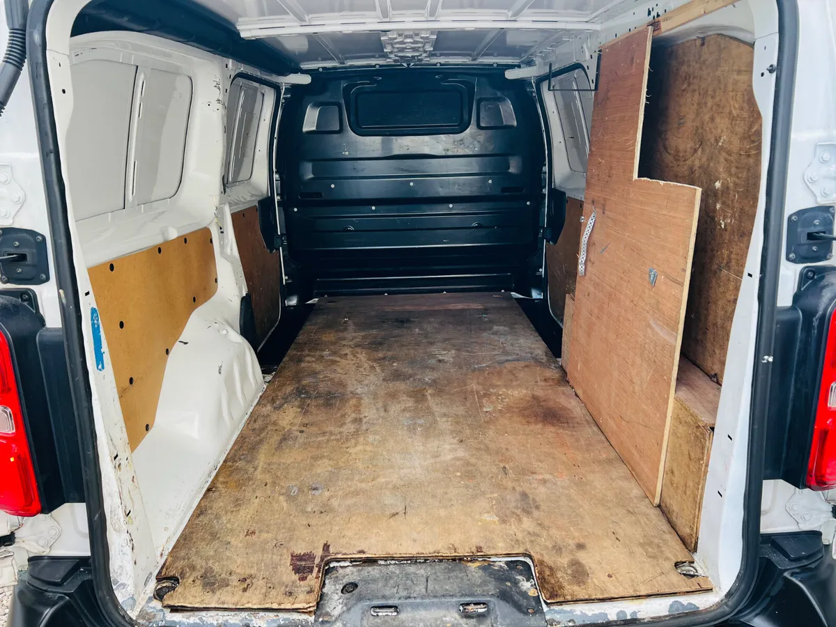 2017 Toyota Proace 1.6 D Lwb *1 owner No Vat** - Image 4