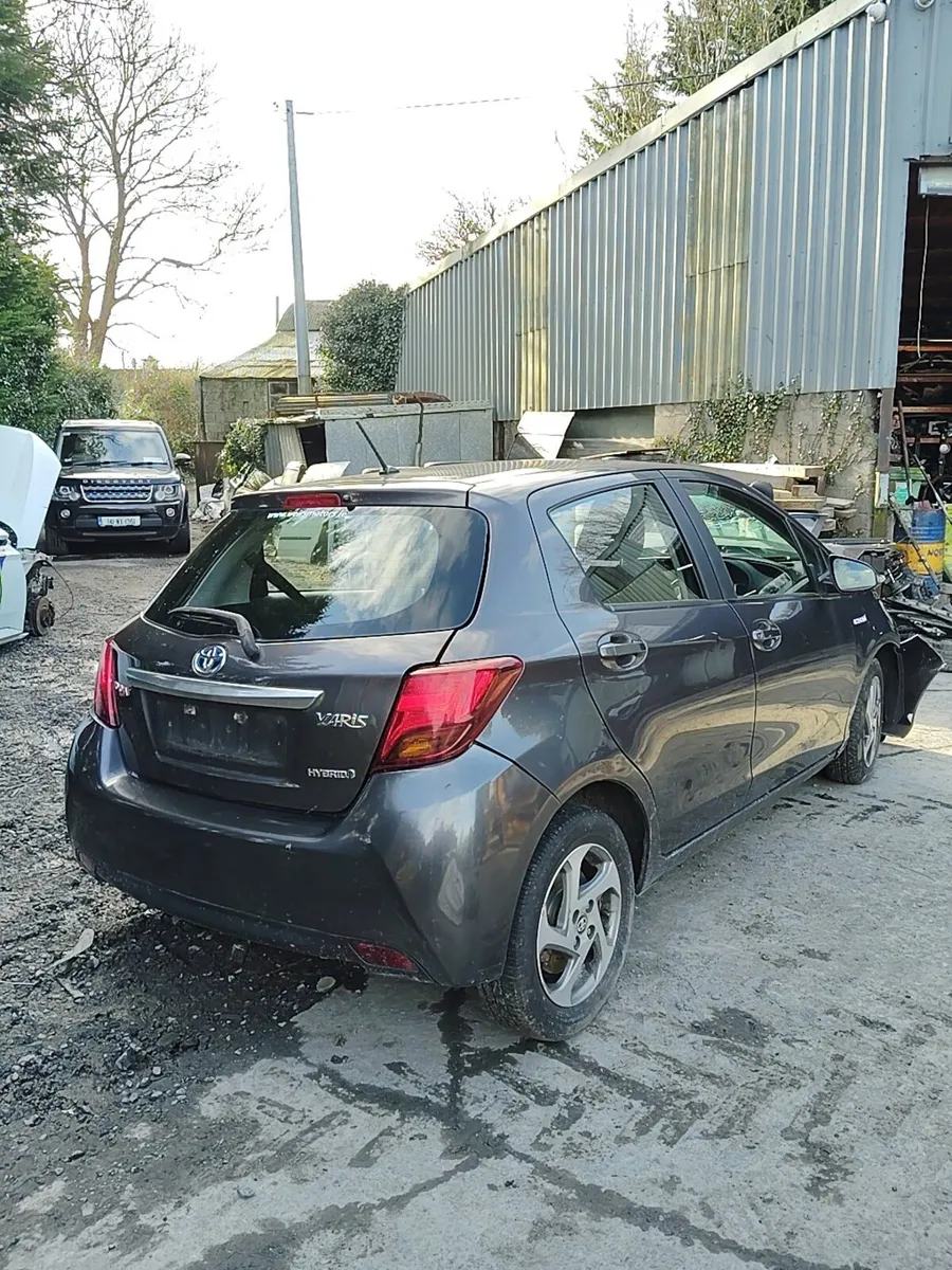 Breaking Toyota Yaris 2014 petrol - Image 1