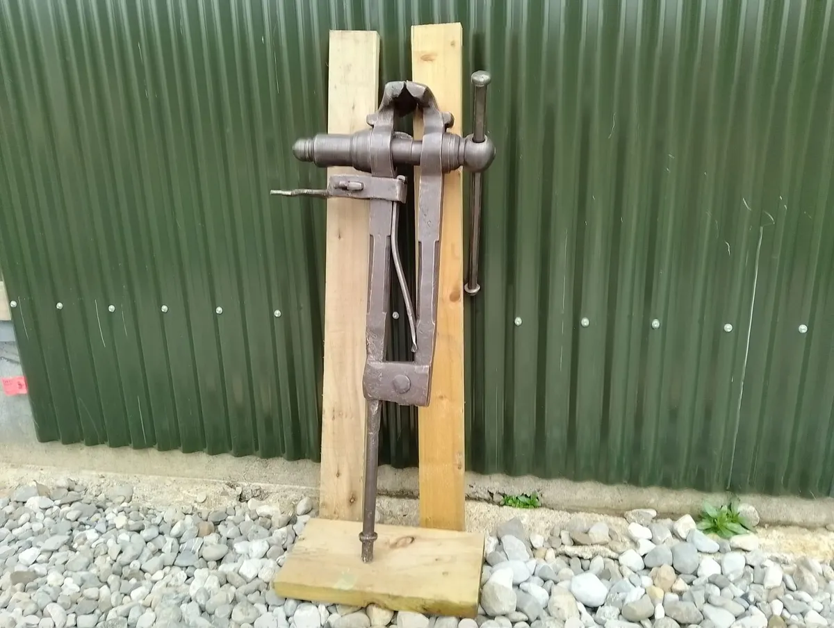 Blacksmith Vice - Image 1
