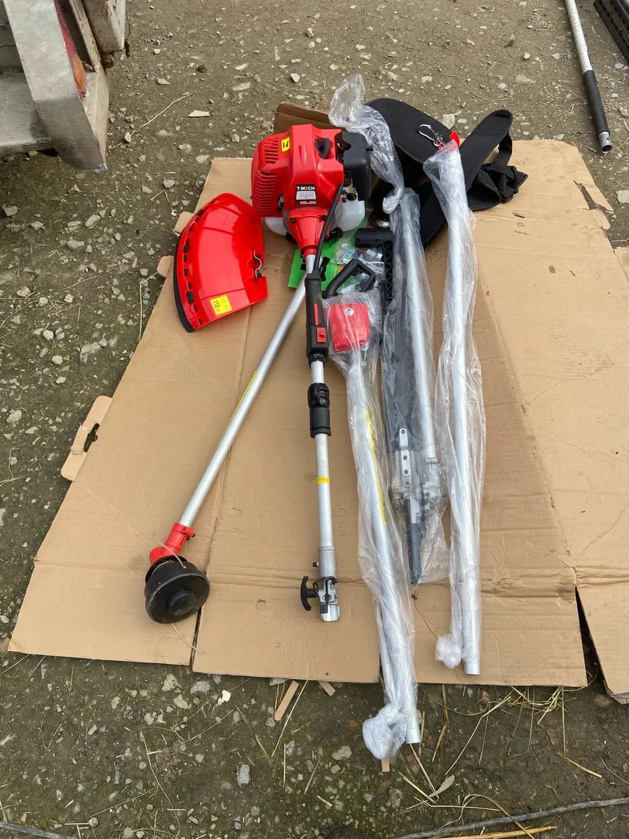 Strummer multi tool - Image 1