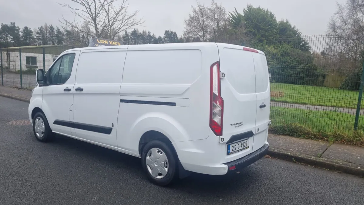 Ford Transit CUSTOM LIMITED 2021 - Image 2