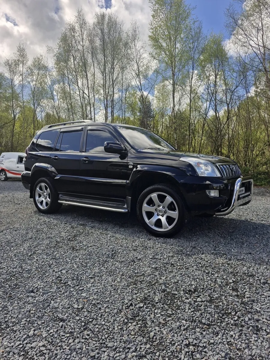 Toyota Land Cruiser LC5 - Image 3