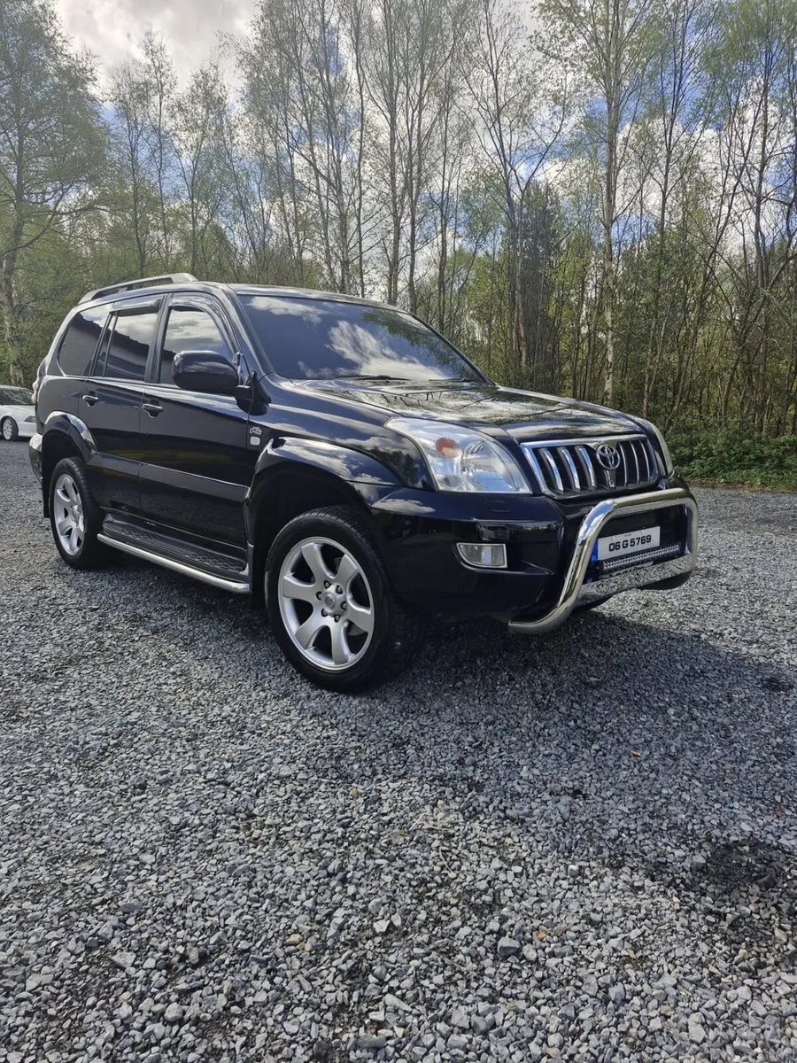 Toyota Land Cruiser LC5 - Image 2