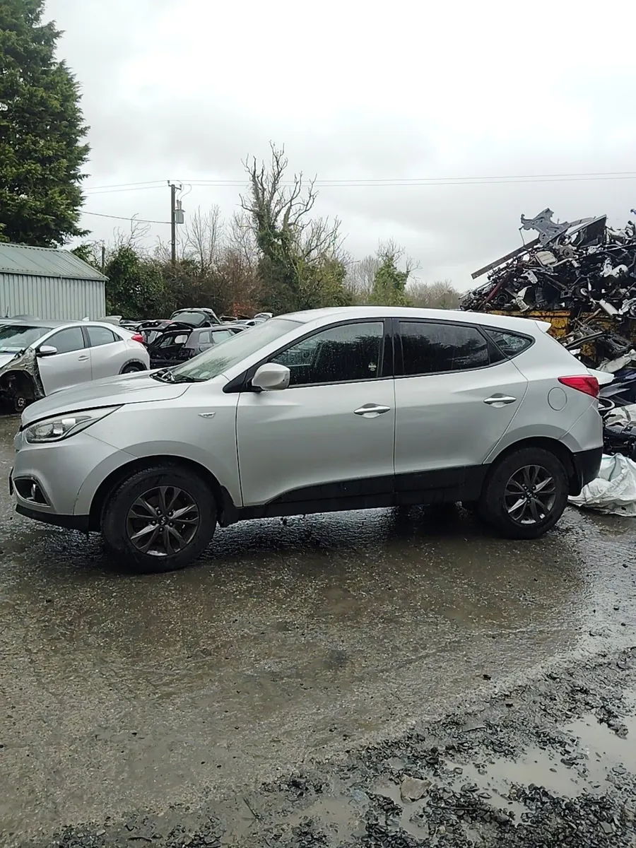 Breaking Hyundai ix35 2013 1.7crdi - Image 3
